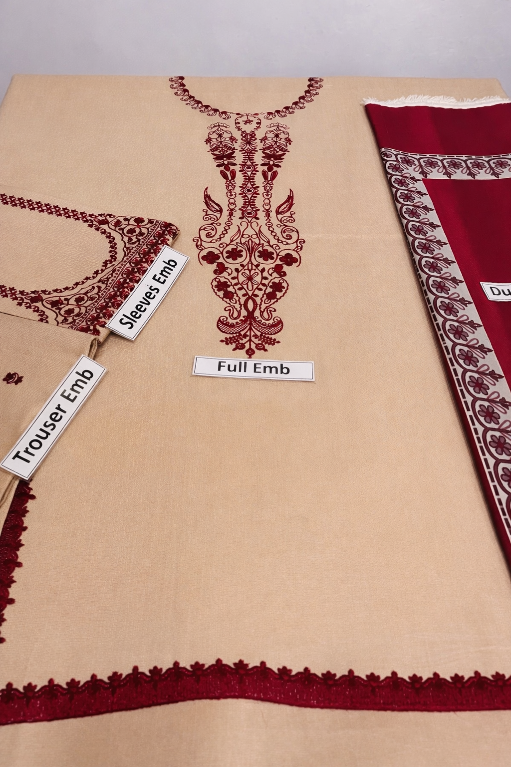 Women’s 3 Pc Unstitched Embroidered Dhanak Suit ( Winter Collection)