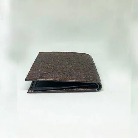Men’s Leather Wallet – Textured Crocodile Pattern (Chocolate Brown)